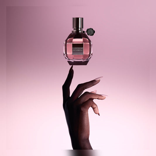 Viktor&Rolf Flowerbomb Eau de Parfum – 100ml - lifestyle product view 1