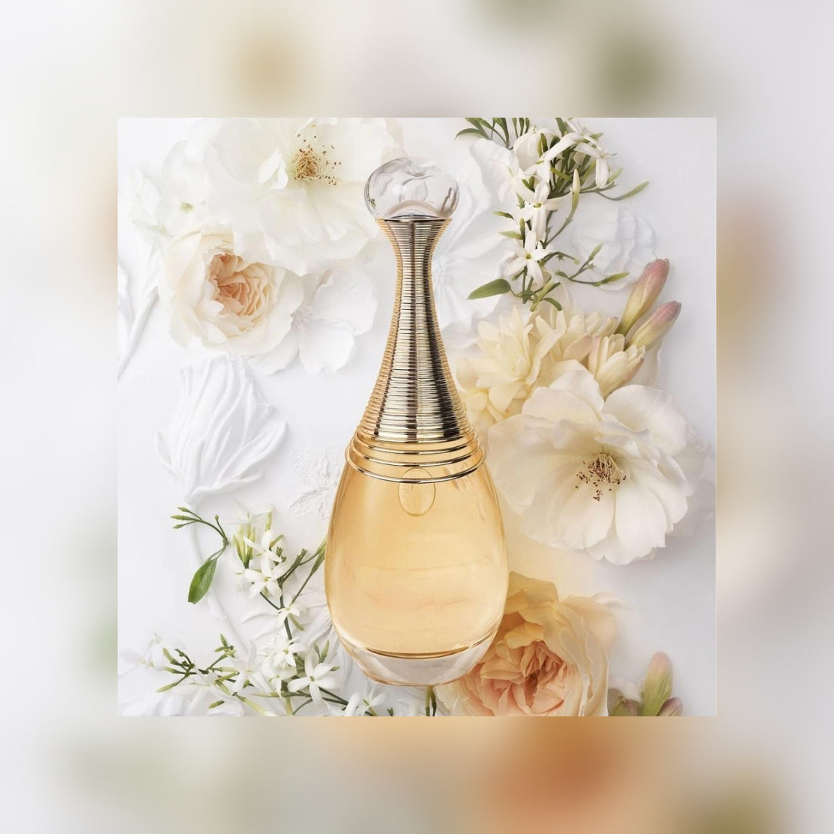 Dior J'adore Eau de Parfum – 100ml - lifestyle product view 2