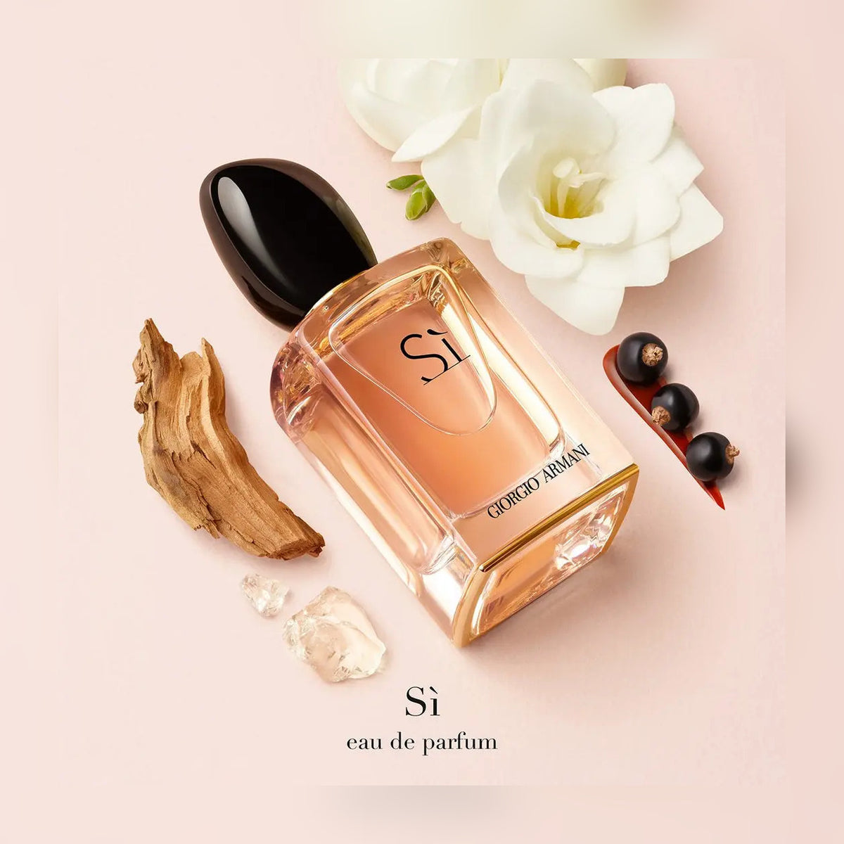 Giorgio Armani Sì Eau de Parfum – 100ml - lifestyle product view 2