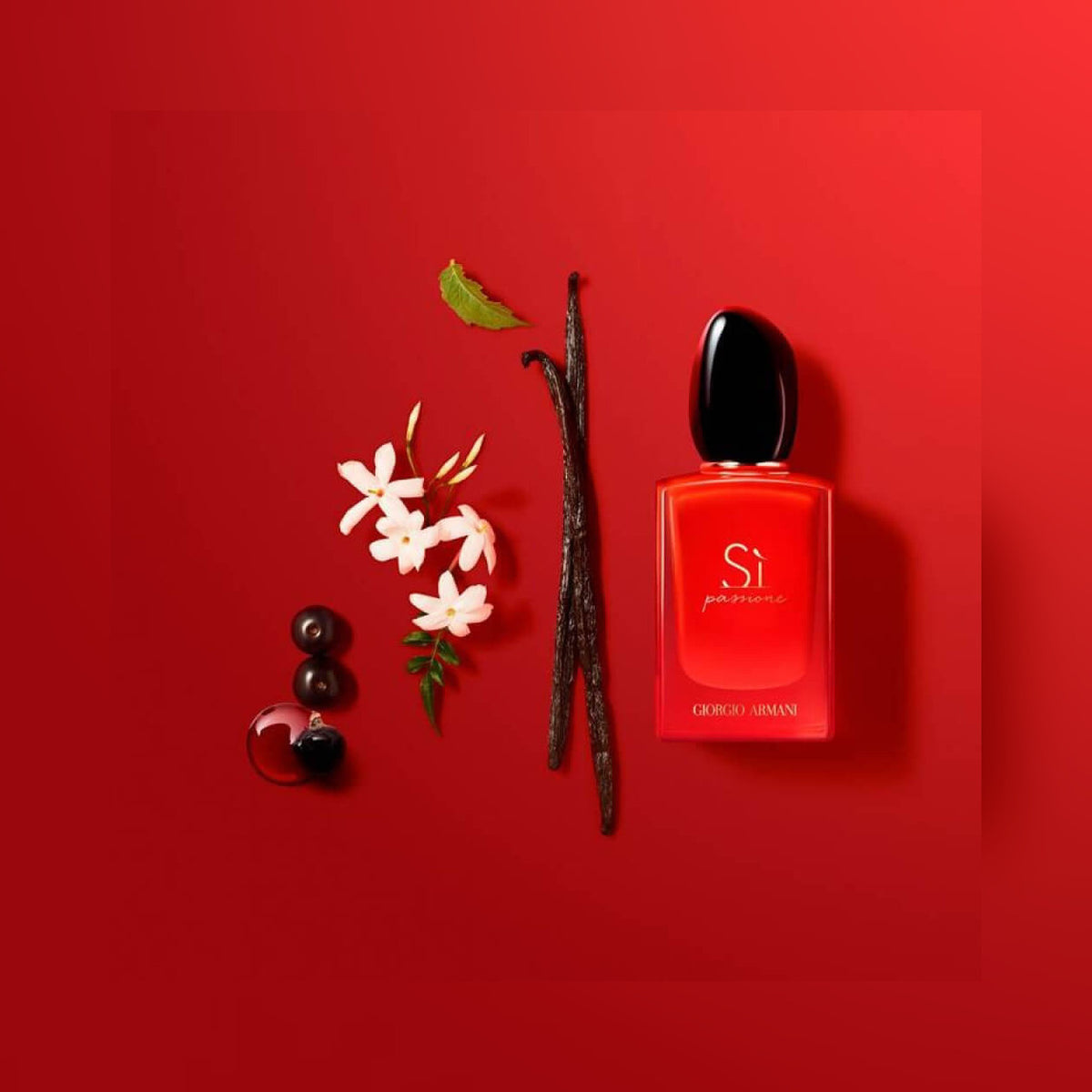 Giorgio Armani Sì Passione Intense Eau de Parfum – 100ml - lifestyle product view 1