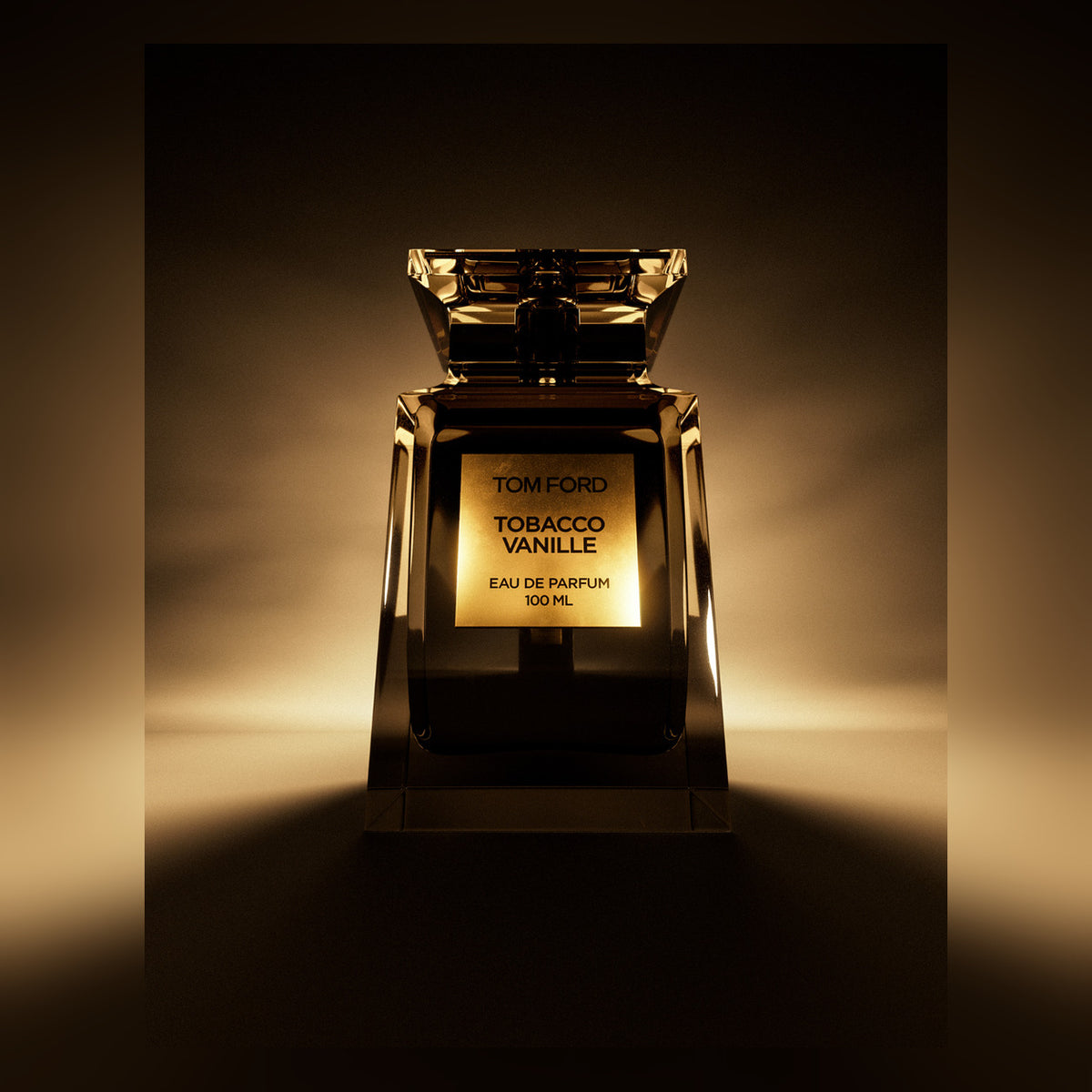 Tom Ford Tobacco Vanille Eau de Parfum – 100ml - lifestyle product view 3