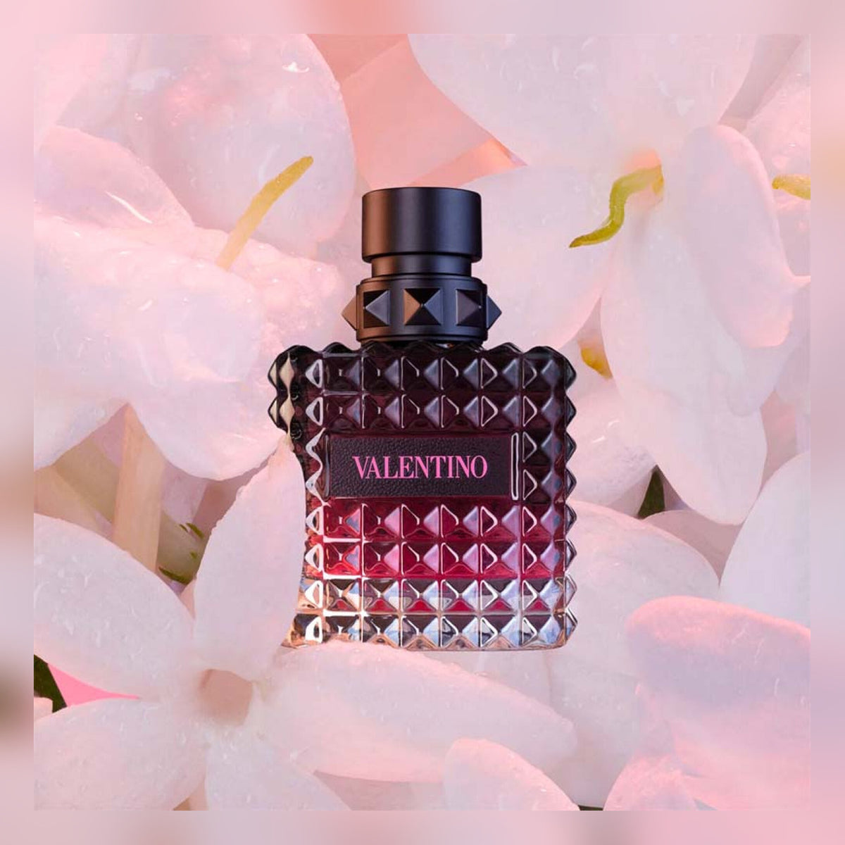 Valentino Donna Born in Roma Intense Eau de Parfum – 100ml - lifestyle product view 2