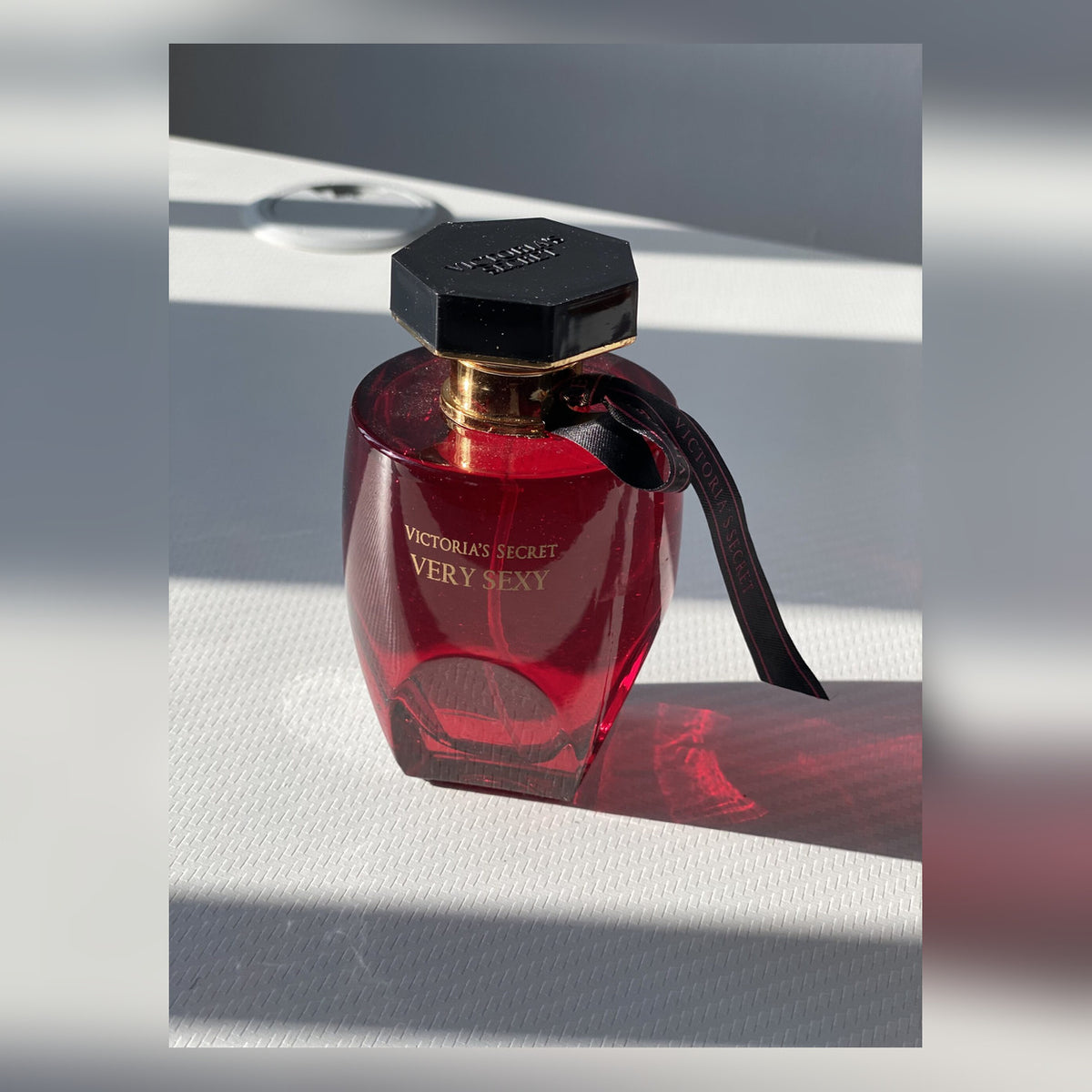 Victoria's Secret Very Sexy Eau de Parfum – 100ml - lifestyle product view 1