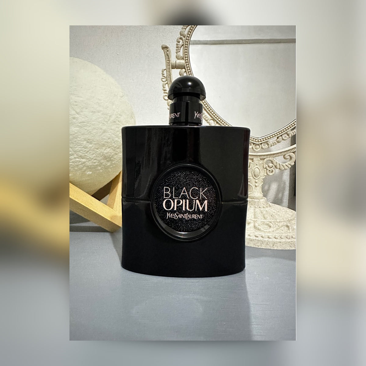 Yves Saint Laurent Black Opium Le Parfum – 90ml - lifestyle product view 3