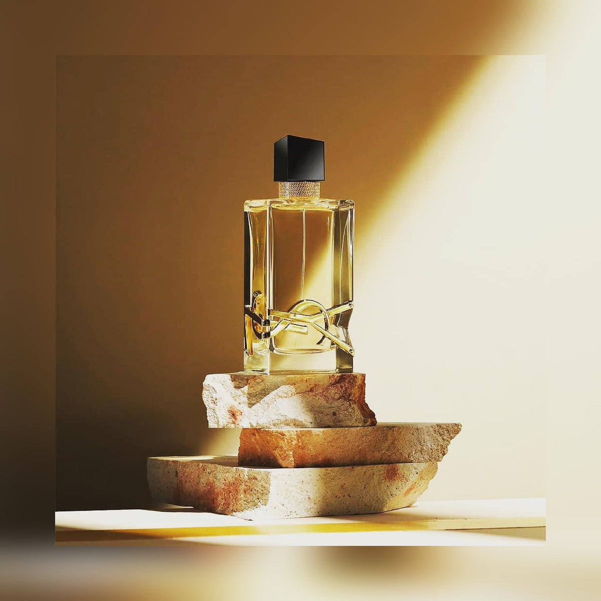 Yves Saint Laurent Libre Eau de Parfum – 90ml - lifestyle product view 2